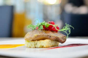 อิ่มอร่อยกับบุฟเฟ่ต์นานาชาติ และเมนูฟัวกราส์พิเศษหลากหลายรายการ ณ ห้องอาหารเอสเพรสโซ่