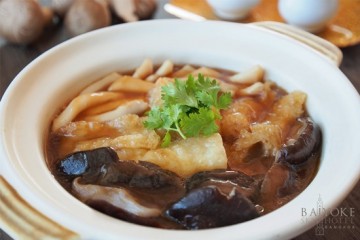 หอยหน่อไม้กระเพาะปลาน้ำแดง เมนูเด็ดสุขภาพดี ที่ใบหยกสกาย