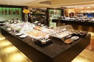 ฉลอง 33 ปี บุฟเฟ่ต์มื้อค่ำ 33 บาท ที่ห้องอาหารฟีสท์