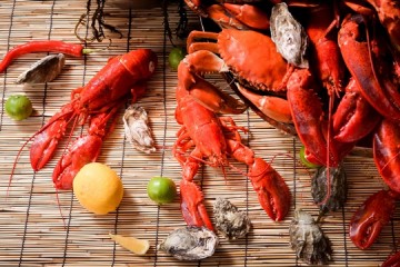 มุมอาหารทะเล “ครัสเตเชียน ออน ไอซ์” @ Up & Above Bar