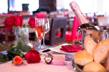 ฉลองวันแห่งความรักกับมื้อค่ำสุดโรแมนติกกลางกรุงที่ เดอะ สแควร์