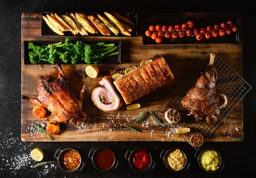 หลากรสชาติเมนูเนื้ออบสูตรพิเศษ ณ ห้องอาหารเฟลเวอร์ โรงแรมเรเนซองส์ กรุงเทพฯ ราชประสงค์