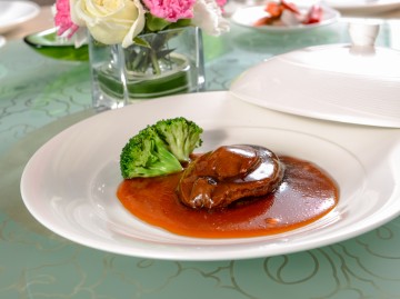 เปิดตำนานเป๋าฮื้อเมนูฮ่องเต้ กับโปรโมชั่น Abundant Abalone ที่ ไชน่า เทเบิ้ล