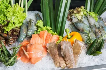 มา 4 จ่าย 3 บุฟเฟ่ต์ซันเดย์ บรันช์ คอนเซปต์ใหม่ยกทะเลขึ้นบก