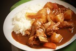 ข้าวแกงกะหรี่กระดูกหมู