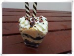 ไอศกรีมวนิลาเค้กหวานเย็น