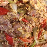 แหนมผัดไข่