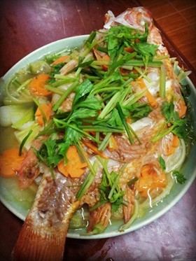 ปลาทับทิมนึ่งซุปผัก