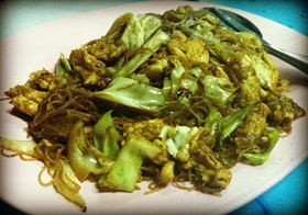 เส้นหมี่ผัดซีอิ๊วไก่