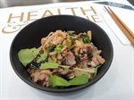 บะหมี่แห้งแหนมใบมะยมราดซอสบัลซามิก