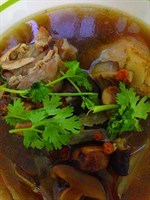 ไก่ตุ๋นเกาลัด