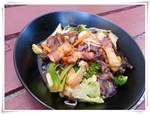 ผัดผักรวมมิตรหมูกรอบ