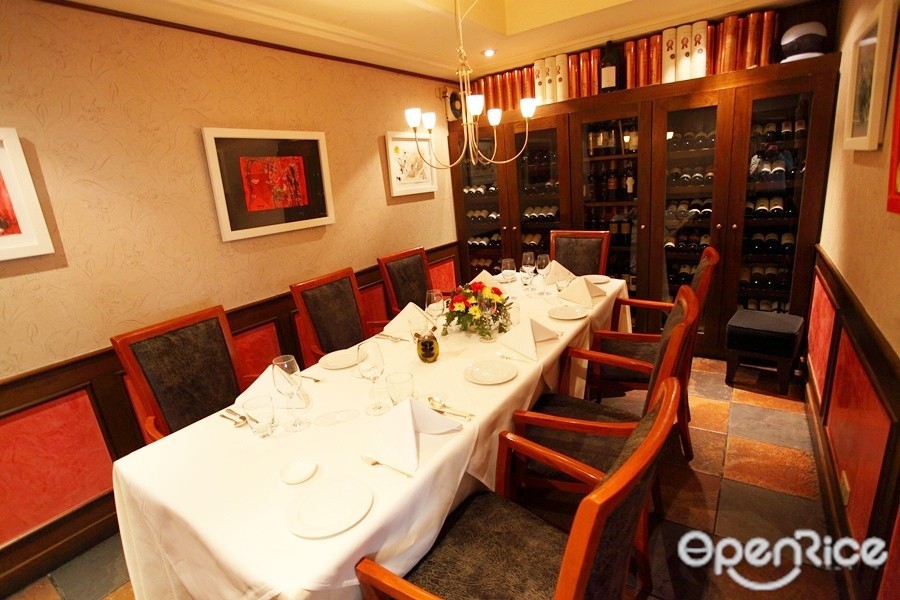 Gianni (เจียนนี)