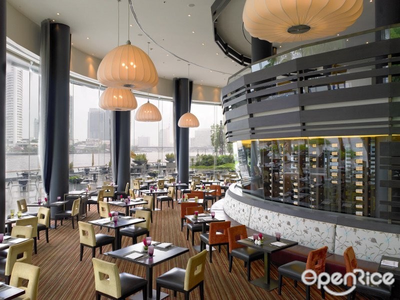 River Barge (ริเวอร์ บาร์จ)