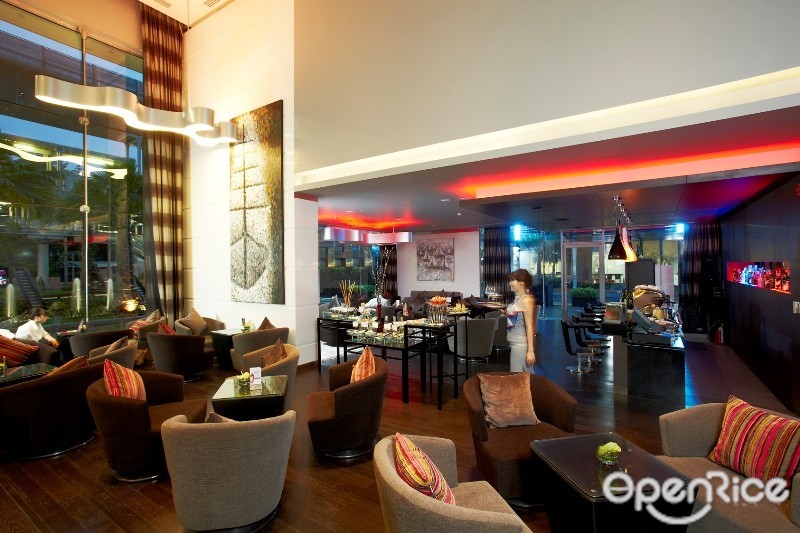 Dee Lounge and Beer Garden