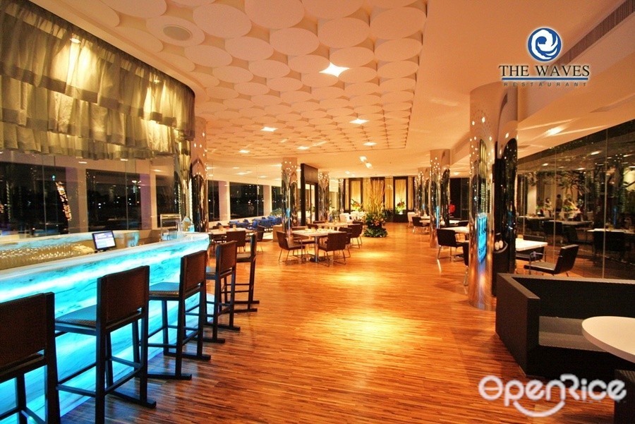 The Terrace @ 72 - The Waves Restaurant