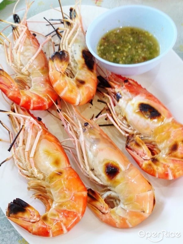 แพทองหยอด