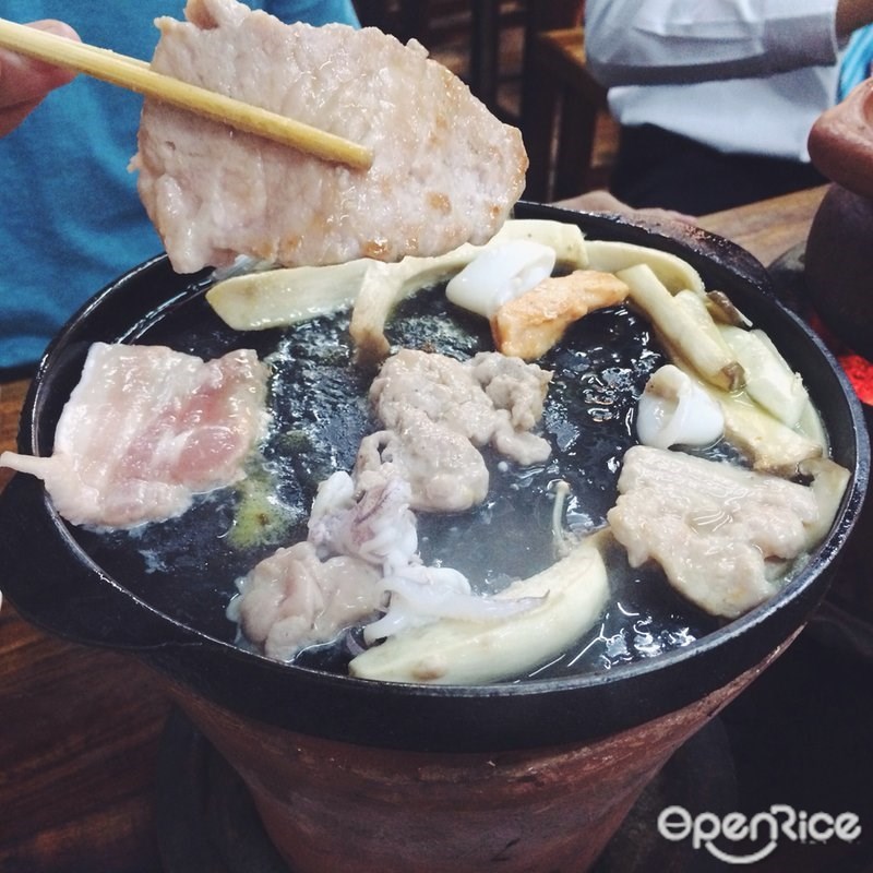 พีพี หมูจุ่ม กระทะร้อน