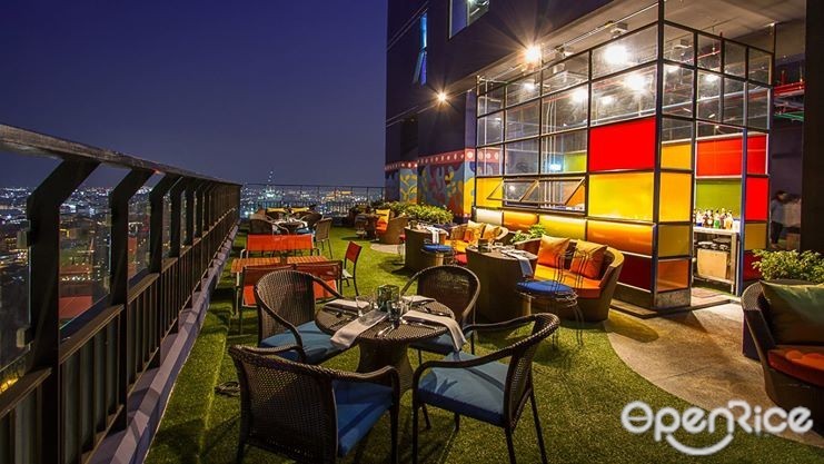 The Roof Sky Bar & Restaurant