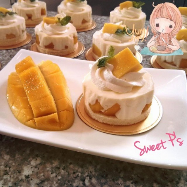 Sweet P's Mini Cake Cafe-door-photo