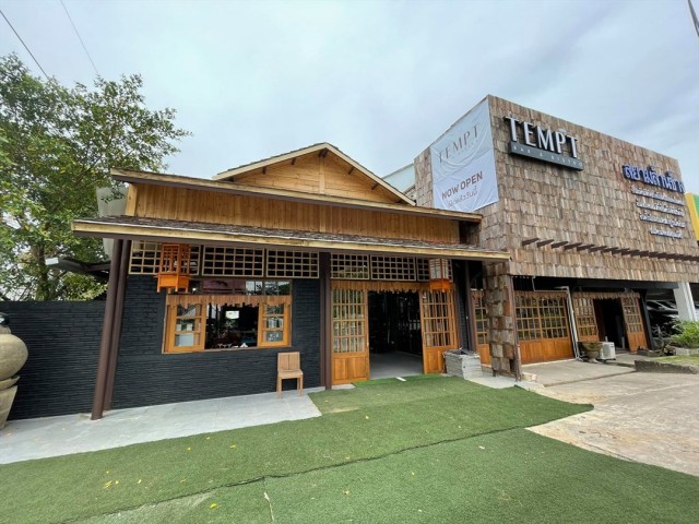 TEMPT Bar & Bistro-door-photo