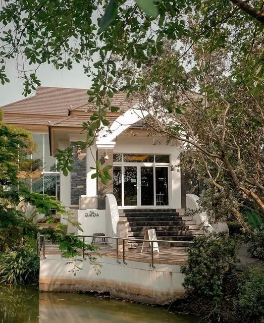 Dada Garden Cafe & Eatery