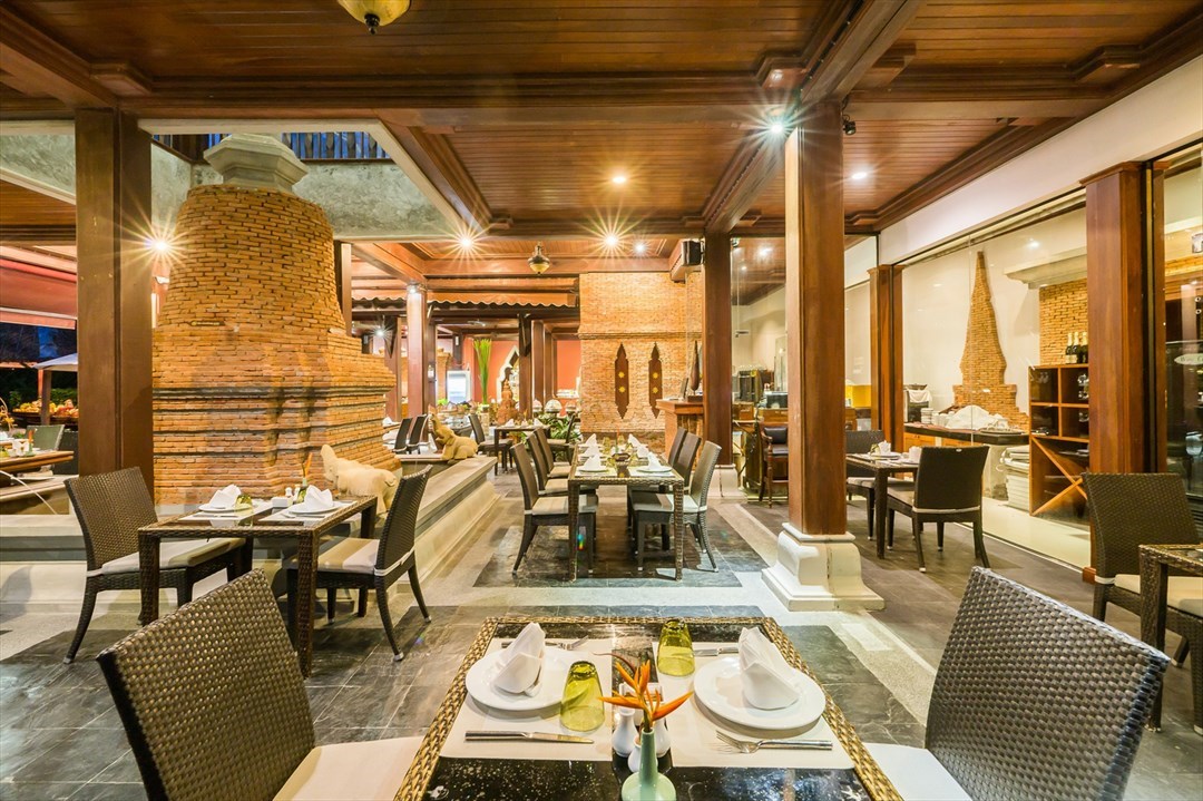 Lare Lae Restaurant & Bar