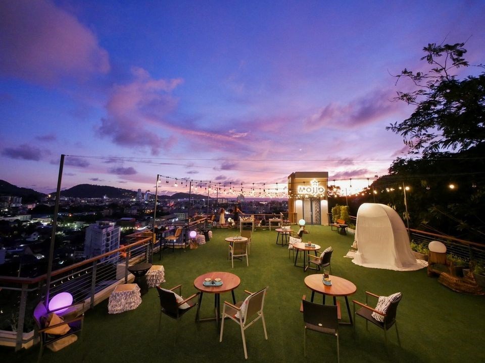 Mojjo Rooftop Bar