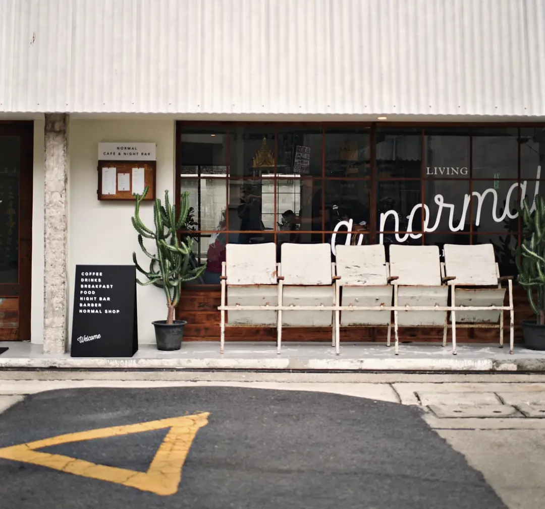 Normal Cafe and Night Bar