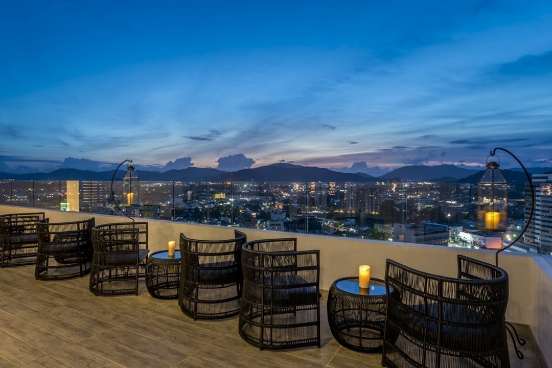 Estrela Sky Lounge Rooftop