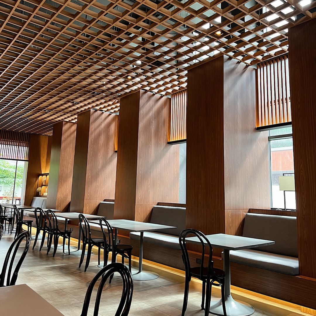 Pal Cafe & Bistro