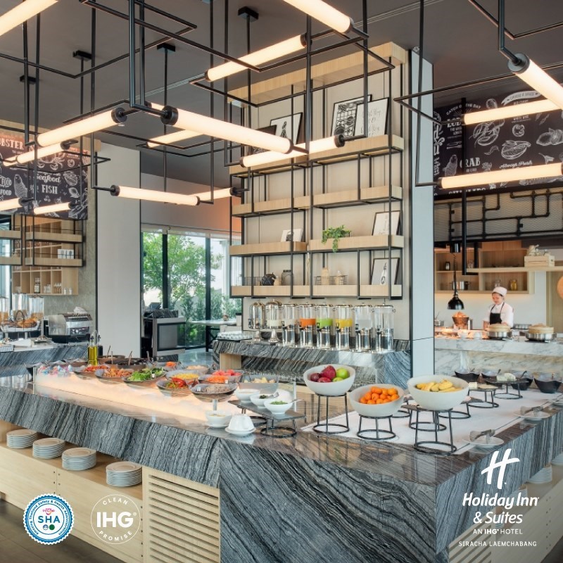 Level 8 Kitchen and Bar