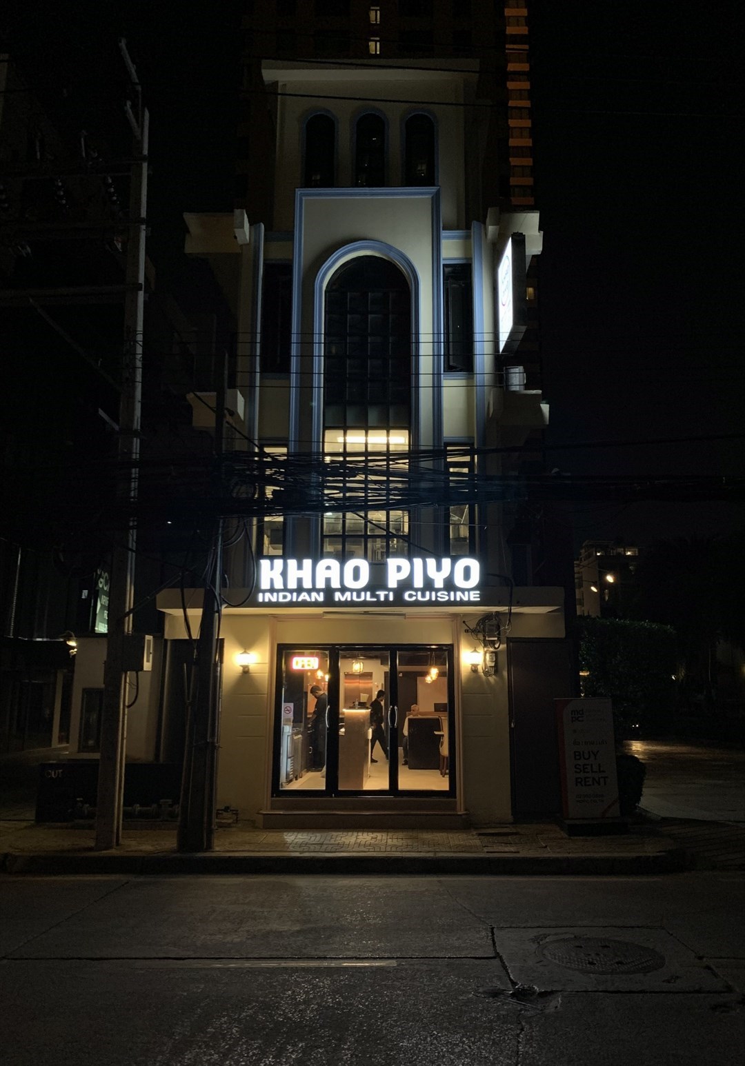 Khao Piyo Bangkok