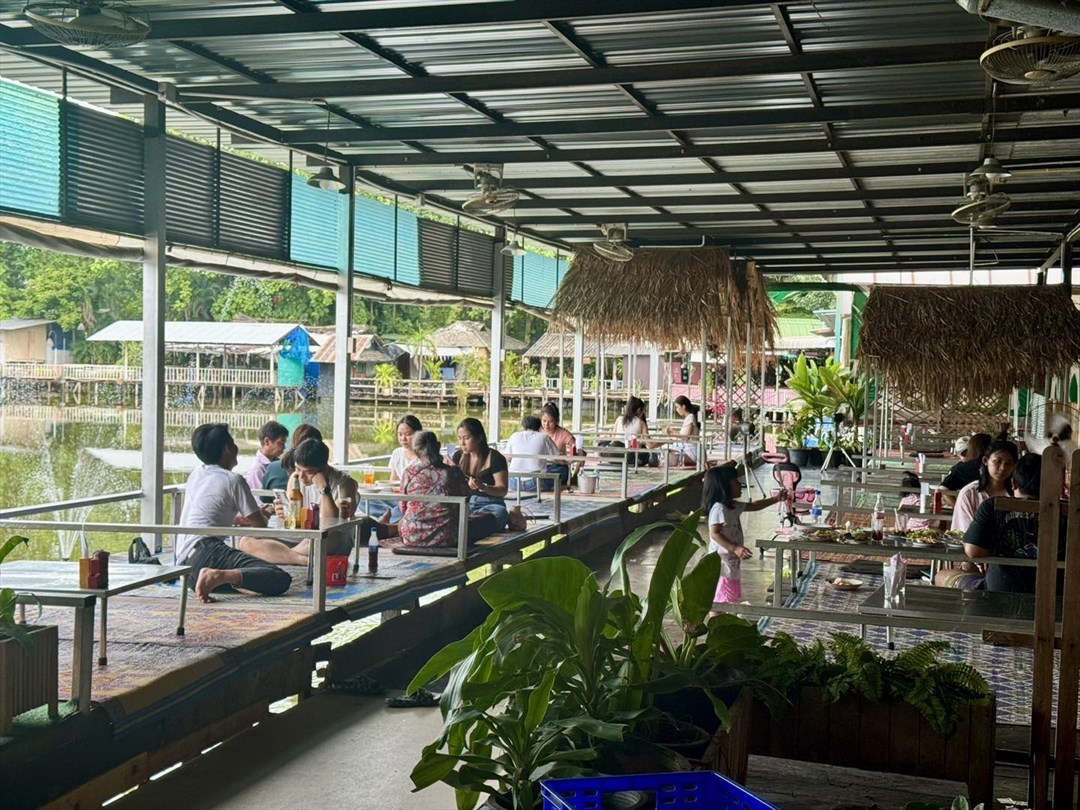 เจริญรส บุฟเฟ่ต์อาหารไทย