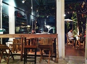 Chan-neung Cafe & Beds