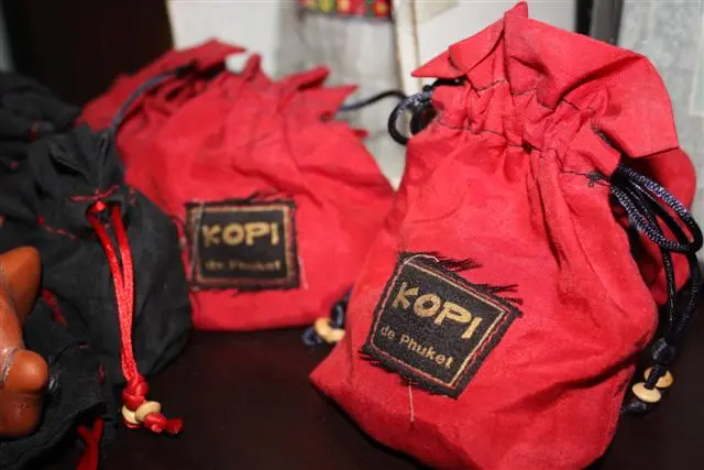 สีแดงจริงๆคะ