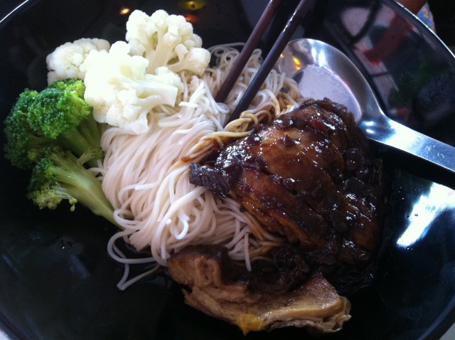 บะหมี่เป็ดเจ