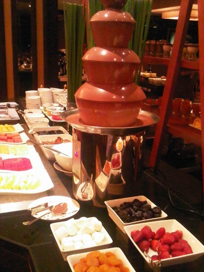 Chocolate Fondue with Fruits