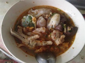 ก๋วยเตี๋ยวปากหม้อหมึกแดง