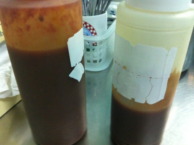 น้ำจิ้มมี 2 แบบ 2 สไตล์