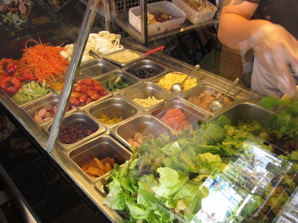 ตู้โชว์ผักนานาชนิด