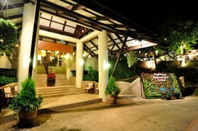 Lobby bar