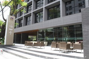 Qube Lounge