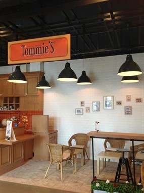Tommie's Desserts Cafe