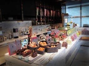 Le Macaron (เลอ มาการอง)