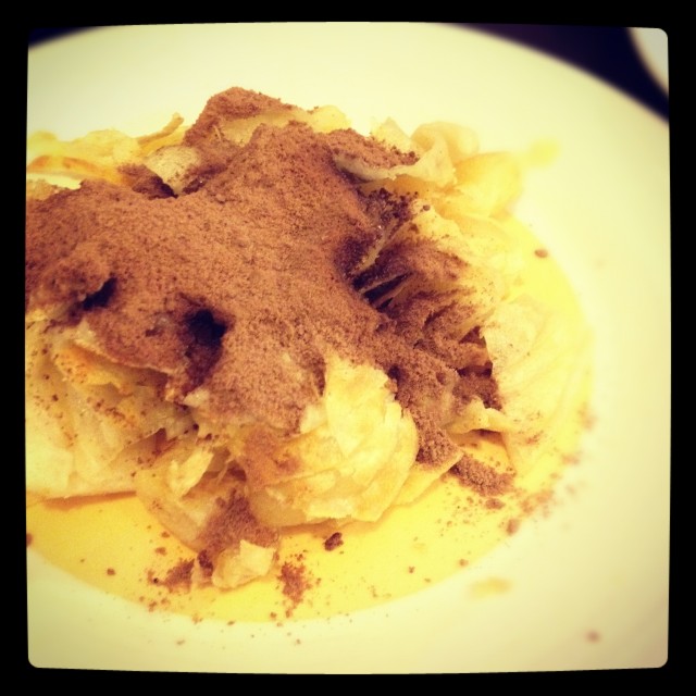 โรตีทิชชู่ไมโล ราดนมข้นเพิ่มแบบว่าอร่อยมากๆๆๆๆๆ ไมโลก้อกรุบๆดีค่าา