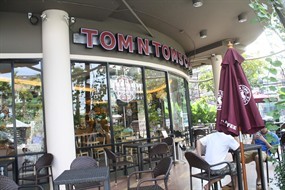 Tom N Toms Coffee