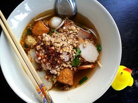 แดงก๋วยจั๊บวัดเจษ