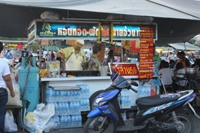 หอยทอดผัดไทย นายอ้วน 