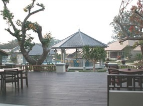 อีสท์ ซี